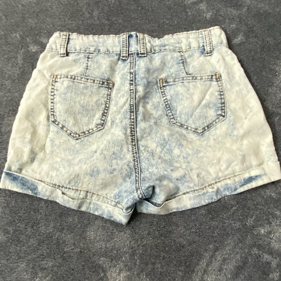 Acid Wash Denim Mom Shorts Vintage Style - Picture 3 of 4